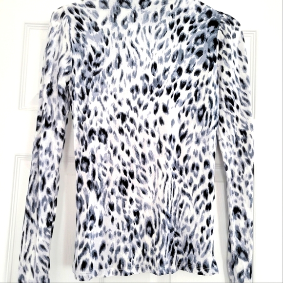 Tahari turtleneck- new with tags - Picture 2 of 2